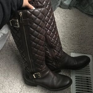 Vince Camuto size 7 boots